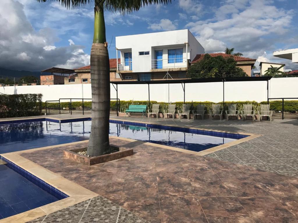 Hotel Celeste Inn Chinauta- Fusagasuga Exteriör bild
