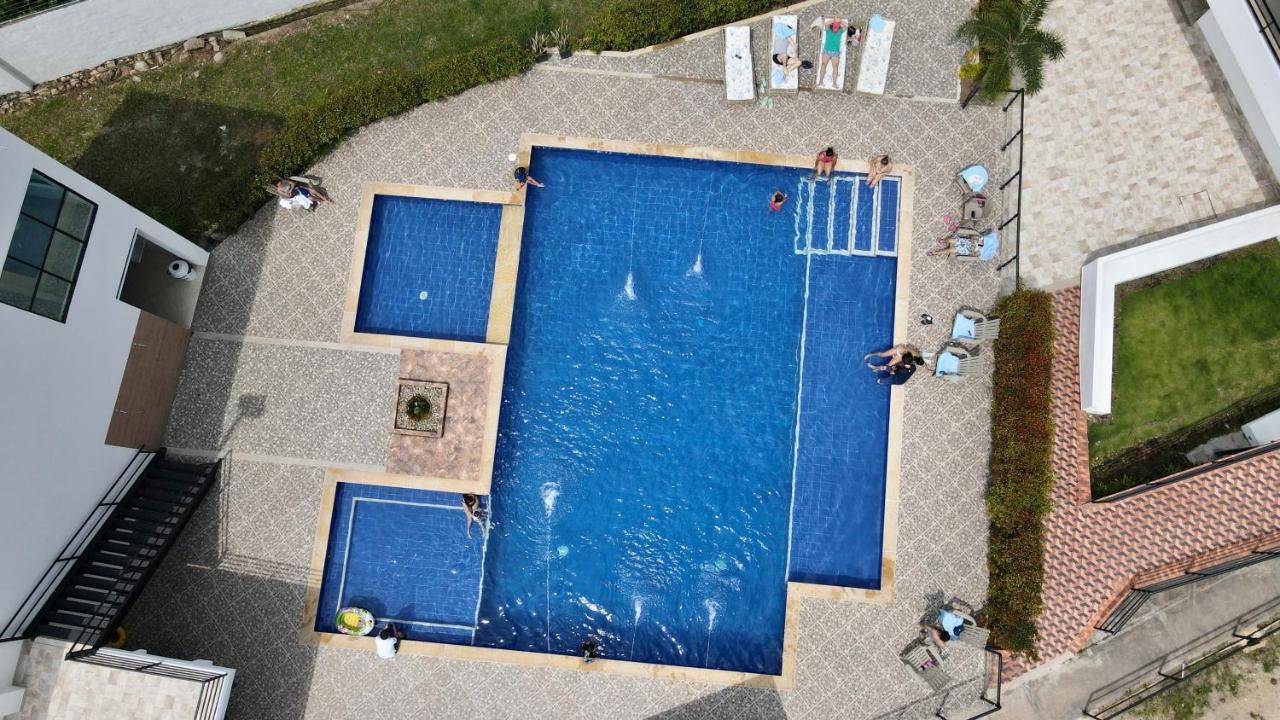 Hotel Celeste Inn Chinauta- Fusagasuga Exteriör bild